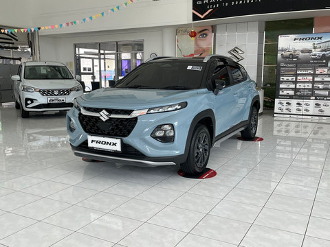 Suzuki Fronx di diler Suzuki Citra Asri Buana Cibinong, Bogor, Senin (8/9/2025). Foto: Syahrul Ghiffari/kumparan