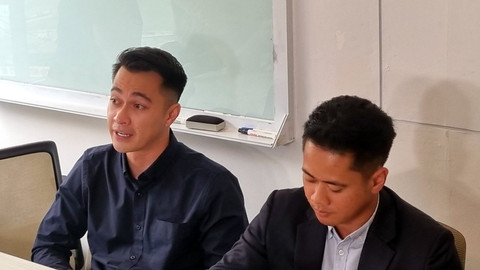 Konferensi pers pesinetron Eza Gionino dan Kuasa Hukum di Kawasan Cibubur, Depok. Foto: Dok. Istimewa