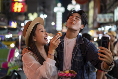 Ramalan Zodiak Aquarius Bulan November 2025. Foto: Twinsterphoto/Shutterstock