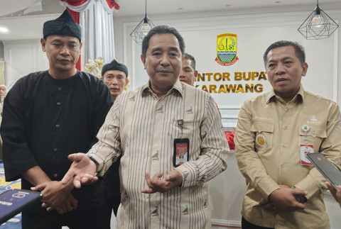 Dirjen Politik dan Pemerintahan Umum Kemendagri, Bahtiar, saat berkunjung ke Kantor Bupati Karawang, Rabu (10/9/2025). Foto: Dok. Kemendagri