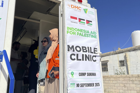Dompet Dhuafa berikan kebutuhan pokok dan layanan kesehatan gratis untuk pengungsi Gaza di Yordania. Foto: Rizki Baiquni Pratama/kumparan