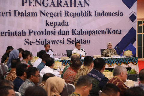 Mendagri Tito Karnavian saat beri arahan kepada pemerintah Sulawesi Selatan di Makassar, Kamis (11/9/2025). Foto: Kemendagri RI