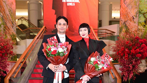 Alessandro Georgie dan Helen Hiu dalam pengumuman resmi sebagai muse Plaza Indonesia Fashion Week (PIFW) 2025 pada Selasa (19/08) (Foto: Plaza Indonesia)
