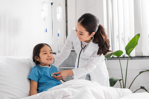 Ilustrasi dokter anak. Foto: LightField Studios/Shutterstock