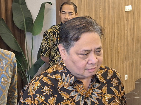 Menko bidang Perekonomian Airlangga Hartarto ditemui di Kantor Kemenko Perekonomian, Jakarta Pusat pada Jumat (12/9). Foto: Argya Maheswara/kumparan