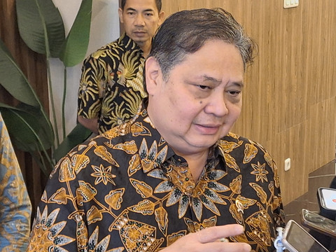 Menko bidang Perekonomian Airlangga Hartarto ditemui di Kantor Kemenko Perekonomian, Jakarta Pusat pada Jumat (12/9). Foto: Argya Maheswara/kumparan