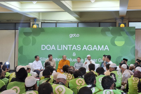 Kegiatan doa lintas agama yang digelar GoTo di Masjid Raya Pondok Indah, Jakarta Selatan, pada Jumat (12/9/2025). Foto: Rachmadi Rasyad/kumparan