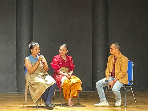 Penampilan pentas Alih karya Gianti Giadi. | Foto: Taufik Hidayah/Lampung Geh.