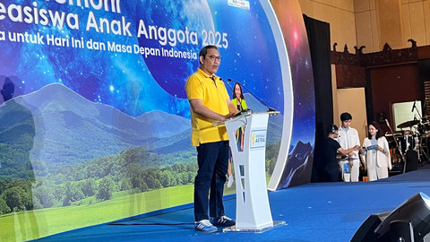 Ketua Pengurus Koperasi Astra, Agus Baskoro, saat seremoni penyerahan beasiswa di Gedung Sasono Utomo TMII, Cipayung, Jakarta Timur, Sabtu (13/9). Foto: Nasywa Athifah/kumparan