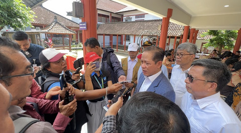 Menteri Lingkungan Hidup Hanif Faisol Nurofiq saat kunjungan kerja di Kabupaten Tabanan, Bali, Sabtu (13/9). Foto: Humas Menteri Lingkungan Hidup