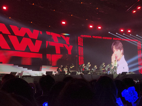 Penampilan Super Junior di konser Super Show 10 in Jakarta yang digelar di ICE BSD, Sabtu (13/9/2025). Foto: Ela Nurlaela/kumparan