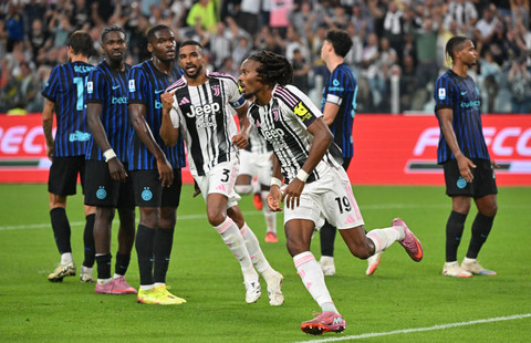 Khephren Thuram selebrasi saat Juventus vs Inter Milan dalam laga pekan ketiga Liga Italia 2025/26 di Stadion Allianz pada Sabtu (13/9) malam WIB. Foto: REUTERS/Alberto Lingria