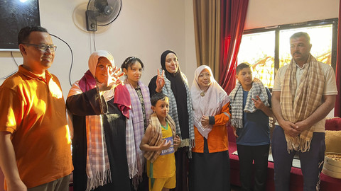 Dompet Dhuafa sambangi rumah keluarga pengungsi Gaza di Yordania. Foto: Rizki Baiquni Pratama/kumparan