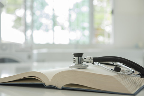 Ilustrasi pendidikan dokter. Foto: create jobs 51/Shutterstock