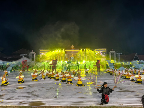 Tarian kolosal pada pembukaan MTQ di Kapuas Hulu. Foto: Rabiansyah/Hi!Pontianak