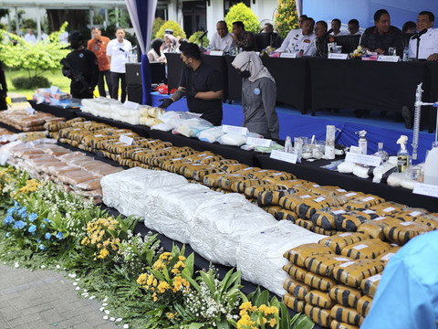 Pers rilis kasus pemusnahan narkoba seberat 500 kilogram di BNN RI pada Senin (15/9/2025). Foto: Rachmadi Rasyad/kumparan
