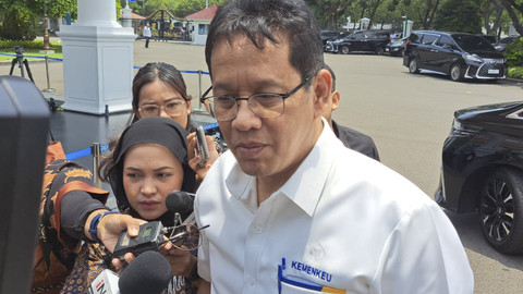 Menteri Keuangan Purbaya Yudhi Sadewa di Kompleks Istana Kepresidenan, Jakarta Pusat, Senin (15/9/2025). Foto: Zamachsyari/kumparan