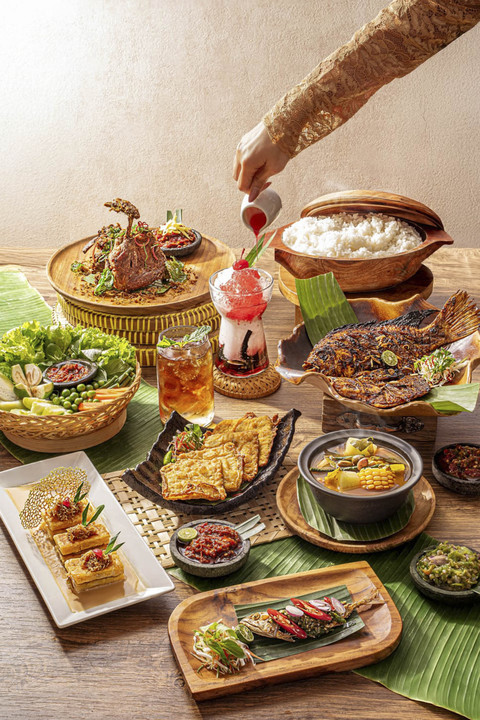 Makanan dan suasana restoran khas Sunda, Bumi Aki di Puncak, Jawa Barat. Foto: Dok. Istimewa