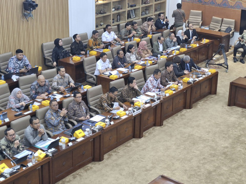 Rapat kerja Komisi VI DPR RI bersama Kementerian BUMN di Gedung Parlemen, Jakarta Pusat pada Senin (15/9/2025). Foto: Argya D. Maheswara/kumparan 