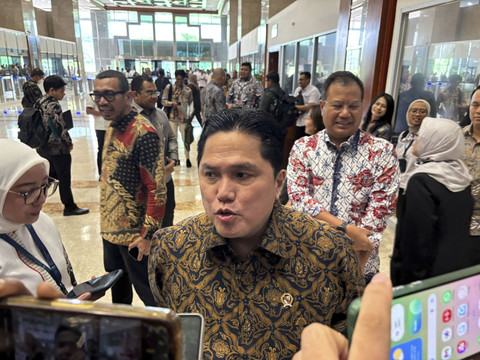 Menteri BUMN Erick Thohir ditemui usai rapat bersama Komisi VI DPR RI di Gedung DPR RI, Jakarta Pusat pada Senin (15/9/2025). Foto: Argya D. Maheswara/kumparan 