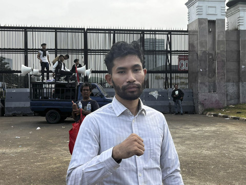 Abjan Said kordinator lapangan aksi Tolak Reformasi Polri di Depan Gerbang DPR, Senin (15/9/2025). Foto: Rayyan Farhansyah/kumparan