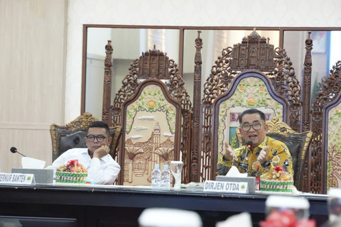 Dirjen Otda Kemendagri Akmal Malik memimpin Rapat Koordinasi Peningkatan Peran Satlinmas di wilayah Provinsi Banten di Kantor Gubernur Banten, Kota Serang, Jumat (12/9/2025) lalu. Foto: Dok. Kemendagri