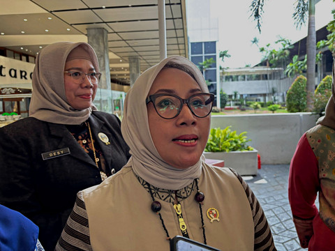 Menteri PPPA, Arifatul Choiri Fauzi di Kompleks Parlemen, Senayan, Jakarta Pusat pada Selasa (16/9/2025).  Foto: Abid Raihan/kumparan