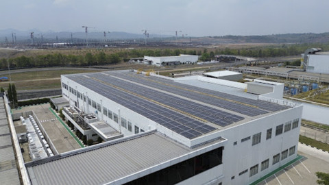 Pemanfaatan Energi Terbarukan Panel Surya di Astra Daihatsu Motor Berkapasitas 3,2 MWp. Foto: Dok. Astra