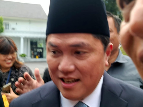 Menteri BUMN Erick Thohir tiba di Istana Negara, Jakarta Pusat, Rabu (17/9/2025). Foto: Zamachsyari/kumparan