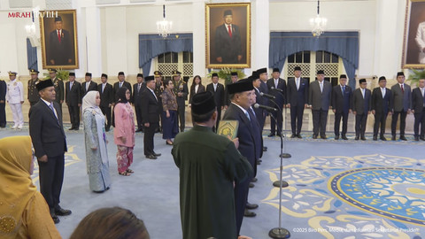 Prosesi pengambilan sumpah jabatan Menteri Kabinet Merah Putih yang baru di Istana Negara, Jakarta, Rabu (17/9/2025). Foto: YouTube/ Sekretariat Presiden