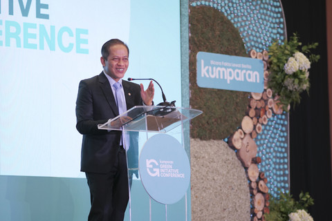 Menteri Lingkungan Hidup Hanif Faisol Nurofiq memberikan sambutan saat menghadiri kumparan Green Initiative Conference 2025 di Hotel Borobudur, Jakarta, Kamis (18/9/2025). Foto: Wahyu/kumparan