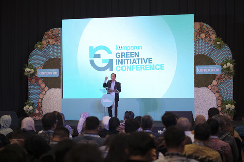 Menteri Lingkungan Hidup Hanif Faisol Nurofiq memberikan sambutan saat menghadiri kumparan Green Initiative Conference 2025 di Hotel Borobudur, Jakarta, Kamis (18/9/2025). Foto: Wahyu/kumparan