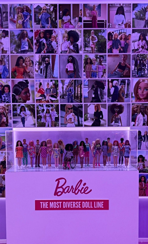 Keseruan di pameran World of Barbie: Dreams Made Here yang hadir di Agora Mall.    Foto: Naela Marcelina/kumparan