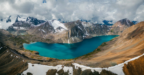 Tien Shan Mountain Range, Kirgizstan   Foto: kasakphoto/Shutterstock
