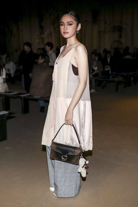Syifa Hadju dan El Rumi menghadiri peragaan busana Coach Spring 2026 di New York Fashion Week, Selasa (15/9/2025). Foto: Coach