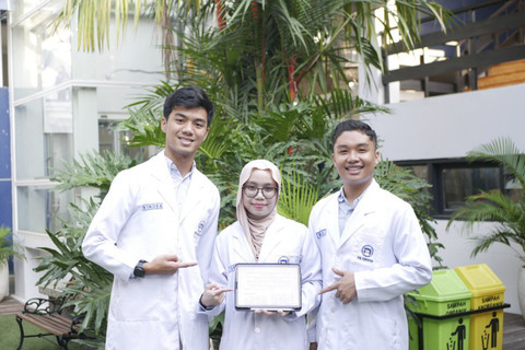  Mahasiswa Udinus bikin permen gummy antikanker dari daun sirsak. Foto: Dok. Universitas Dian Nuswantoro