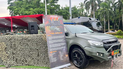 Suasana persiapan pameran alutsista untuk memperingati HUT ke-80 TNI di Monas, Jakarta Pusat, Jumat (19/9). Foto: Nasywa Athifah/kumparan