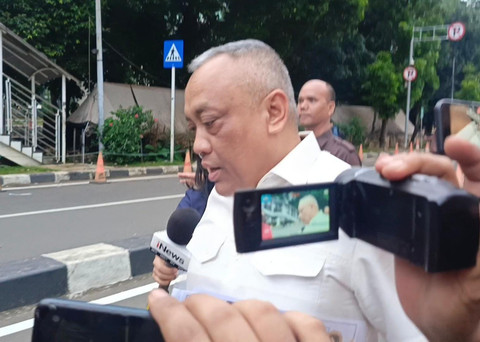 Eks Bendahara Amphuri, Tauhid Hamdi, memberi tanggapan usai diperiksa di KPK, Jumat (19/9/2025). Foto: Dok. Istimewa