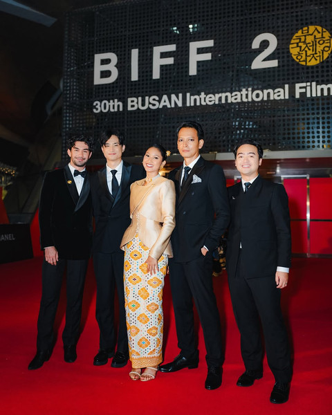 Gaya Fedi Nuril di Busan International Film Festival 2025. Aset: Instagram @clarestaufan