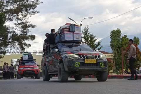Sejumlah pengungsi dari Kabupaten Yalimo tiba di Mapolres Jayawijaya, Wamena, Kabupaten Jayawijaya, Papua Pegunungan, Rabu (17/9/2025). Foto: Yudhi Efendi/Antara