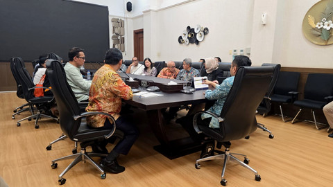PT Pertamina Patra Niaga menggelar rapat koordinasi dengan badan usaha SPBU Swasta membahas kolaborasi pengadaan BBM di kantor Kementerian ESDM, Jumat (19/9/2025). Foto: Dok. Pertamina