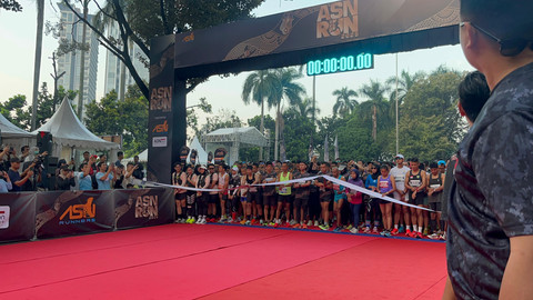 Suasana ASN Run 2025 di Kantor Kemendikdasmen, Senayan, Jakarta Pusat, Minggu (21/9).  Foto: Nasywa Athifah/kumparan
