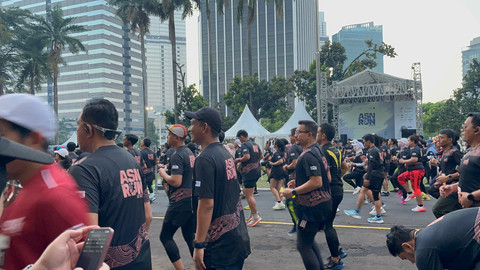 Suasana ASN Run 2025 di Kantor Kemendikdasmen, Senayan, Jakarta Pusat, Minggu (21/9).  Foto: Nasywa Athifah/kumparan