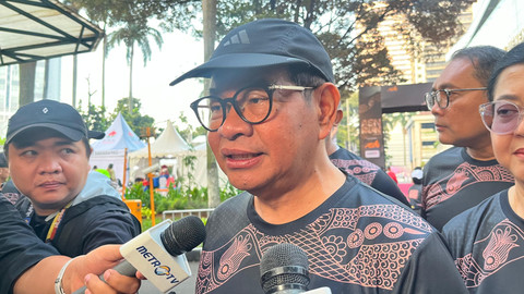 Gubernur DKI Jakarta Pramono Anung saat acara ASN Run 2025 di Kantor Kemendikdasmen, Senayan, Jakarta Pusat, Minggu (21/9).  Foto: Nasywa Athifah/kumparan