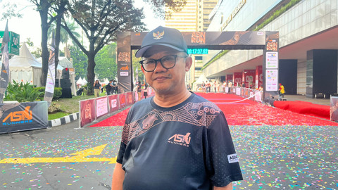 Menteri Pendidikan Dasar dan Menengah Abdul Mu'ti saat acara ASN Run 2025 di Kantor Kemendikdasmen, Senayan, Jakarta Pusat, Minggu (21/9).  Foto: Nasywa Athifah/kumparan