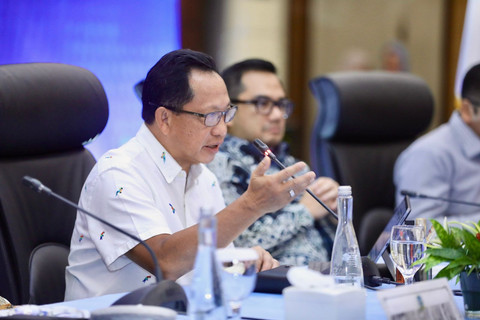 Mendagri Tito Karnavian memberikan arahan pada Rapat Koordinasi Pemerintahan se-Wilayah Sumatera Tahun 2025 di Swiss-Belhotel Harbour Bay Batam, Kepulauan Riau (Kepri), Minggu (21/9/2025). Foto: Kemendagri RI