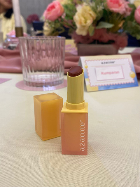 Azarine Glowkiss Sunscreen Lip Balm. Foto: kumparan/Naela Marcelina