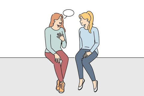 Smiling Women Talking to Each Other (Sumber: Freepik.com)
