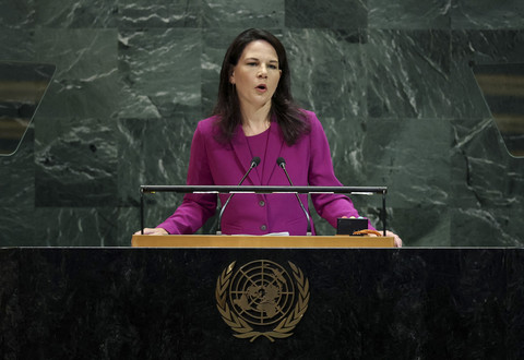 Presiden Majelis Umum Perserikatan Bangsa-Bangsa Annalena Baerbock berpidato di hadapan Majelis Umum Perserikatan Bangsa-Bangsa ke-80 di markas besar PBB di New York City, AS, Selasa (23/9/2025). Foto: Mike Segar/REUTERS