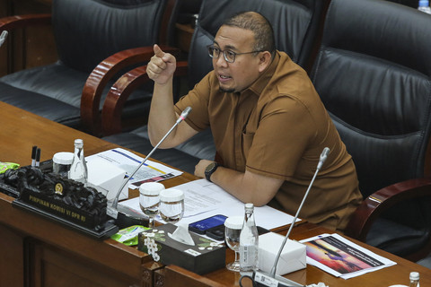 Wakil Ketua Komisi VI DPR Andre Rosiade memimpin Rapat Dengar Pendapat Umum (RDPU) dengan akademisi hukum dari Universitas Gadjah Mada, Universitas Lampung, dan Universitas Jember di Kompleks Parlemen, Senayan, Jakarta, Kamis (25/9/2025). Foto: Asprilla Dwi Adha/ANTARA FOTO
